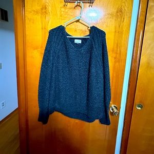 Knit sweater, V-neck